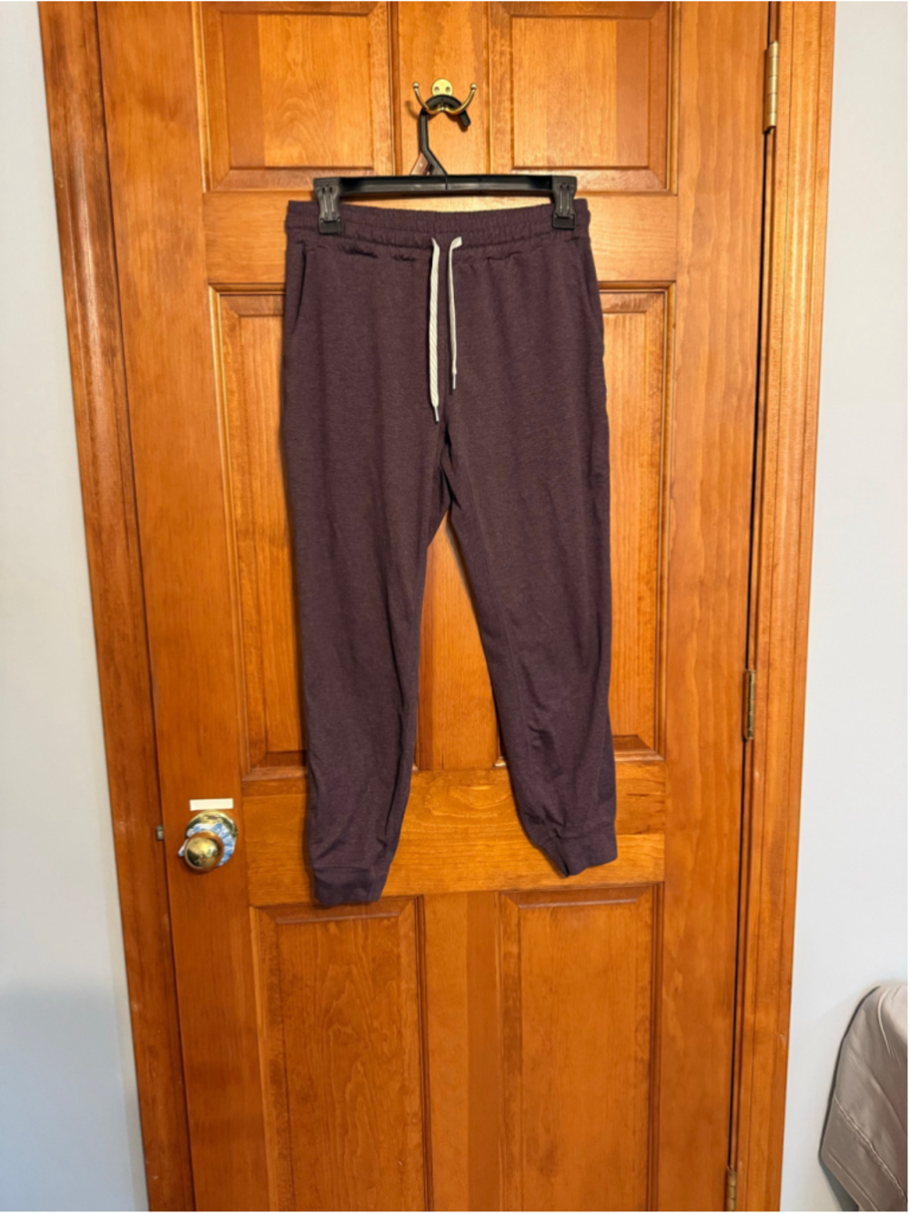 Vuori Performance Joggers Purple